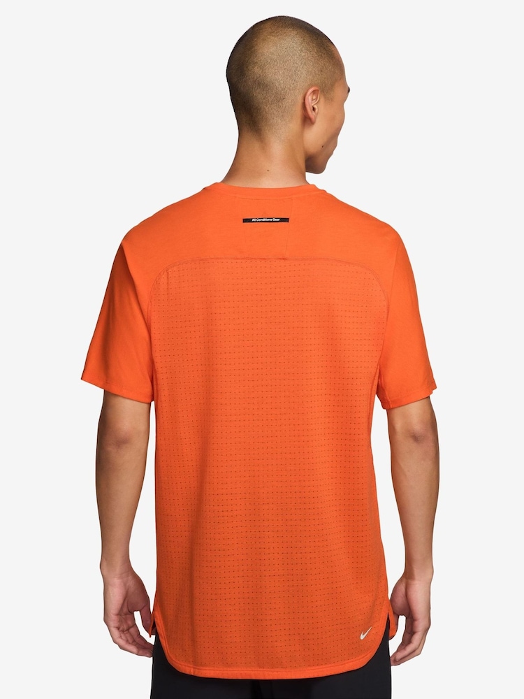 Nike Safety Orange ACG Solar Chase Dri-FIT ADV Running T-Shirt - Image 2 of 3