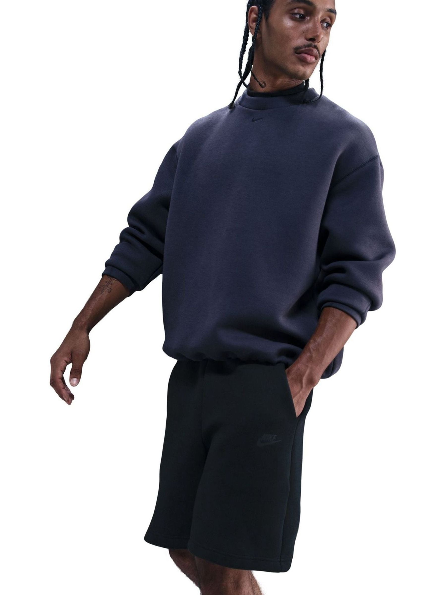 navy blue nike tech shorts