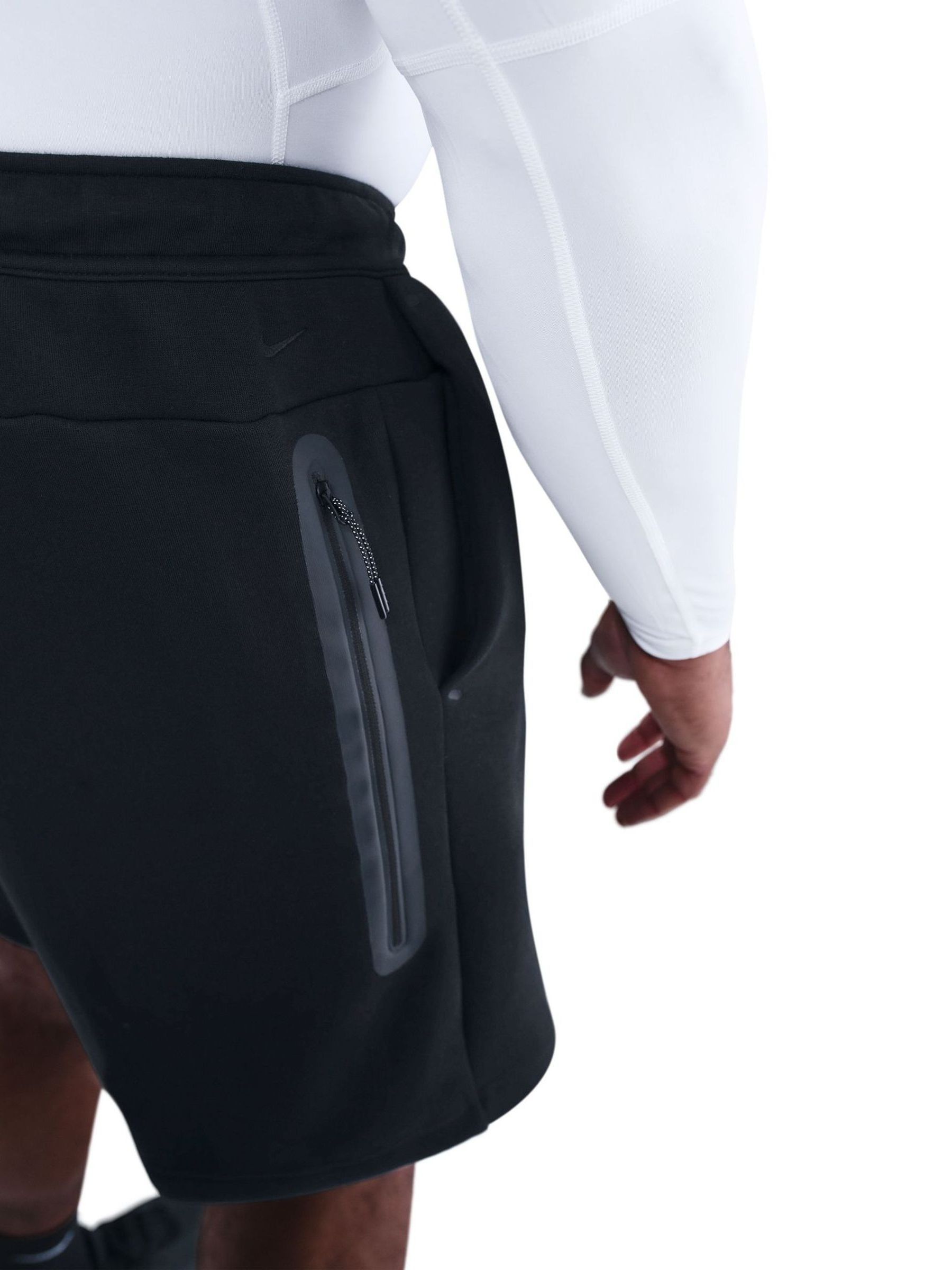 nike tech fleece shorts small