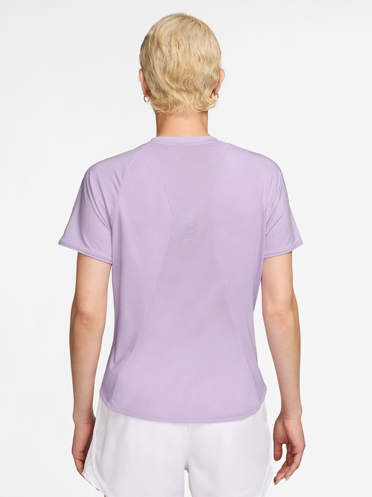 Violet Mist Purple - Nike Swift Dri-FIT Short-Sleeve Running Top - Bild 2 von 4