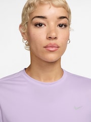 Violet Mist Purple - Nike Swift Dri-FIT Short-Sleeve Running Top - Bild 3 von 4