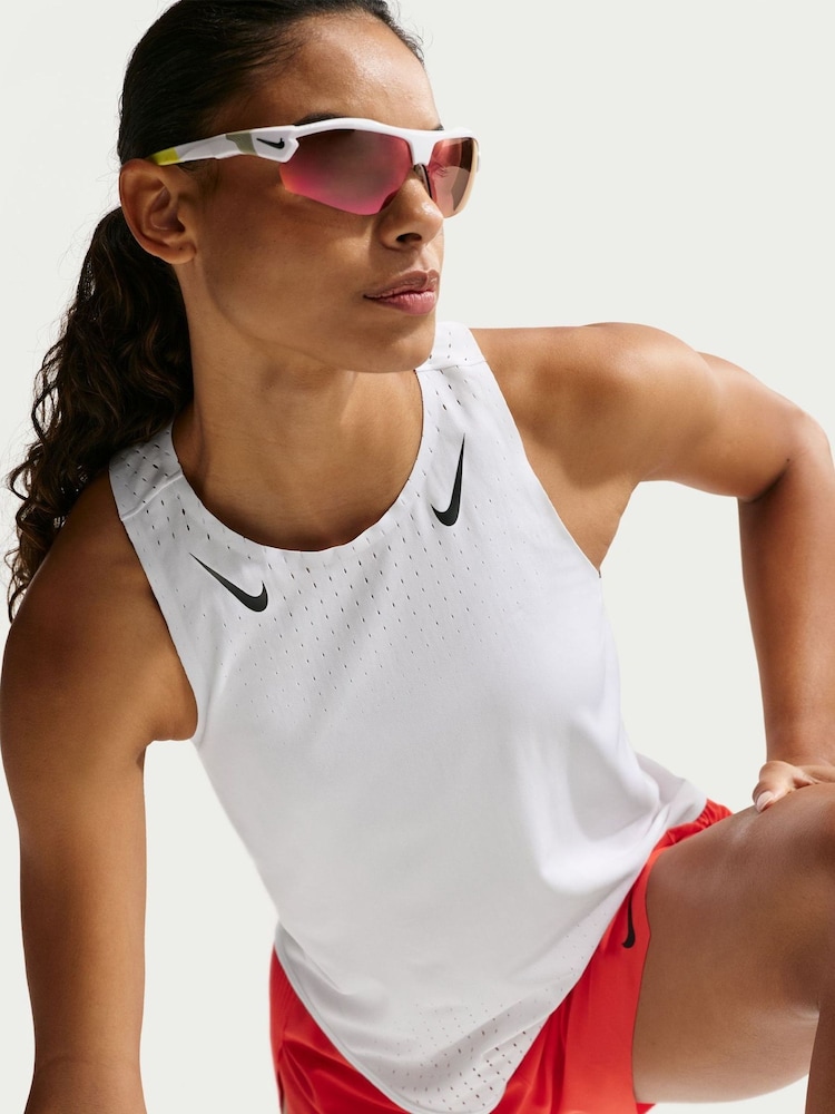 Nike White AeroSwift Dri-FIT ADV Running Vest Top - Image 5 of 5 Nike White AeroSwift Dri-FIT ADV Running Vest Top - Image 5 of 5