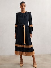 Reiss Navy/Camel Tori Colour-Block Pleated Midi Dress - Image 3 of 6