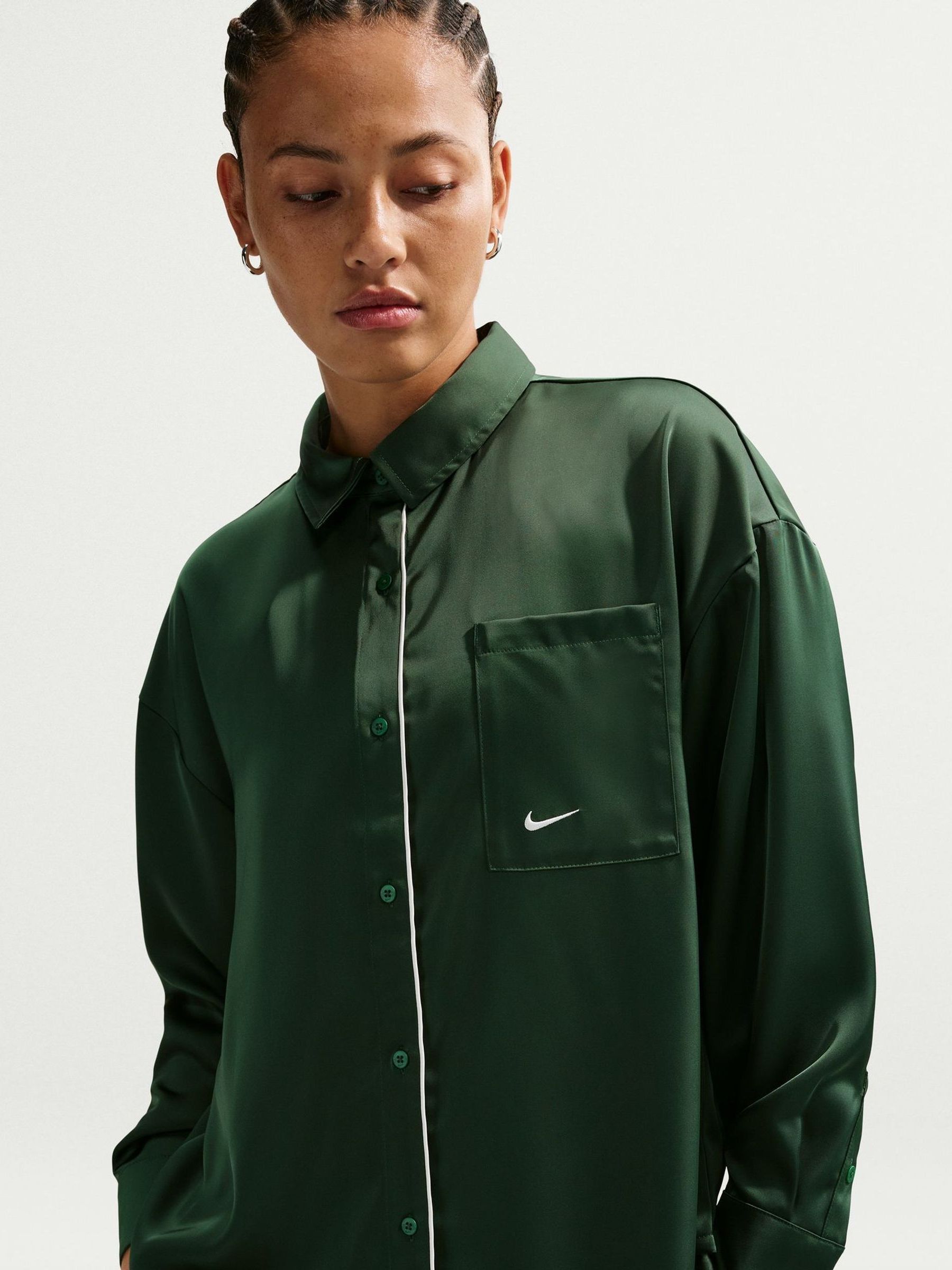 Comprar Verde - Camisa Nike de cetim com botões frontais from Next