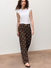 White Short Sleeve Shirred Textured Crew Neck Top - Image 2 of 9