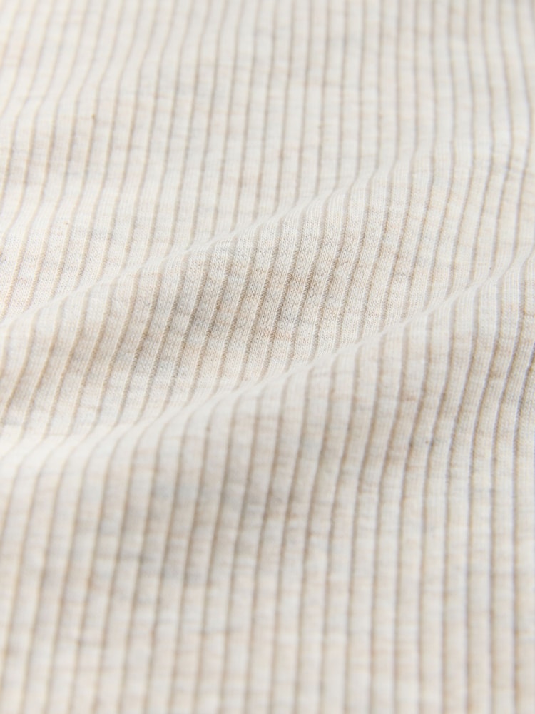 Ecru - Geripptes Langarm-Poloshirt mit Knopfleiste - Bild 7 von 7 Ecru - Geripptes Langarm-Poloshirt mit Knopfleiste - Bild 7 von 7