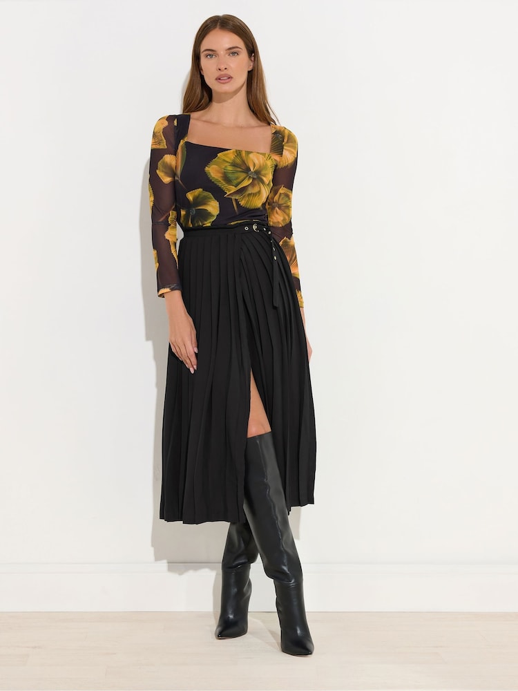 Star by Julien MacDonald Black Pleated Maxi Skirt - Image 2 of 6