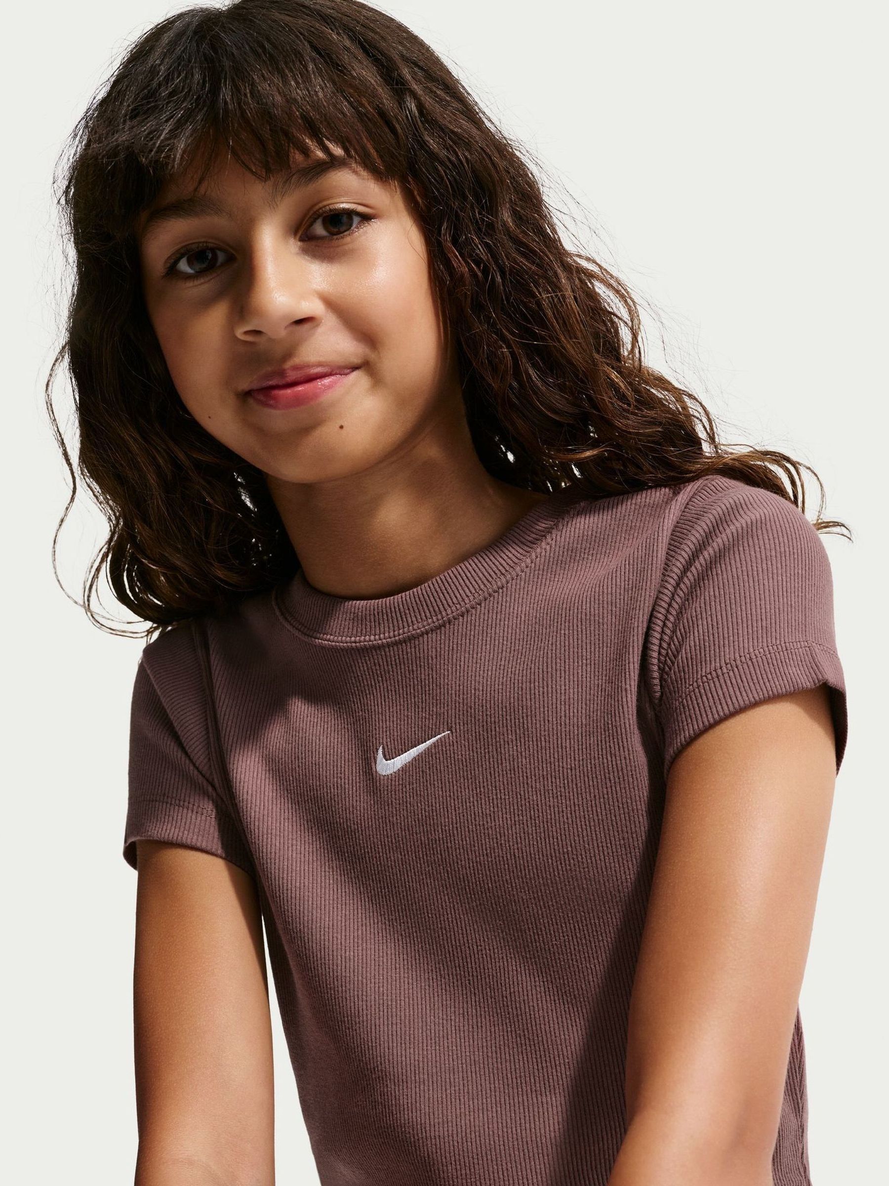 Next：日本 Nike リブクロップドTシャツ from Next Japan