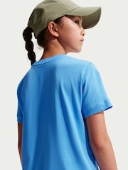 צבע כחול בסגנון אוניברסיטה - חולצת טי של Nike דגם Club - תמונה 4 מתוך 7