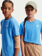 צבע כחול בסגנון אוניברסיטה - חולצת טי של Nike דגם Club - תמונה 6 מתוך 7