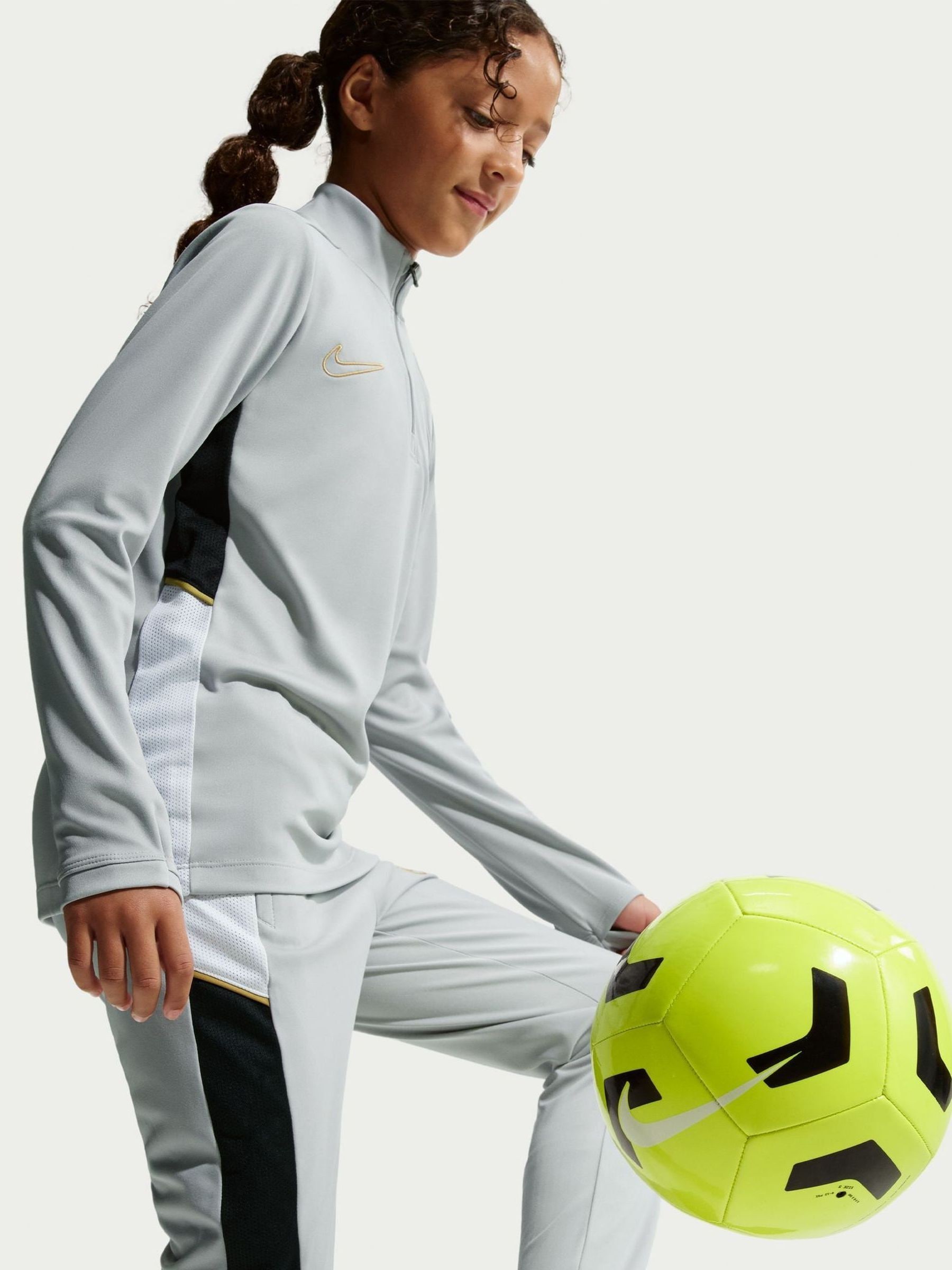 nike dry player half zip top