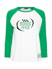 Camiseta com estampa frontal raglan e anelar Yours Curve Limited - Imagem 6 de 6