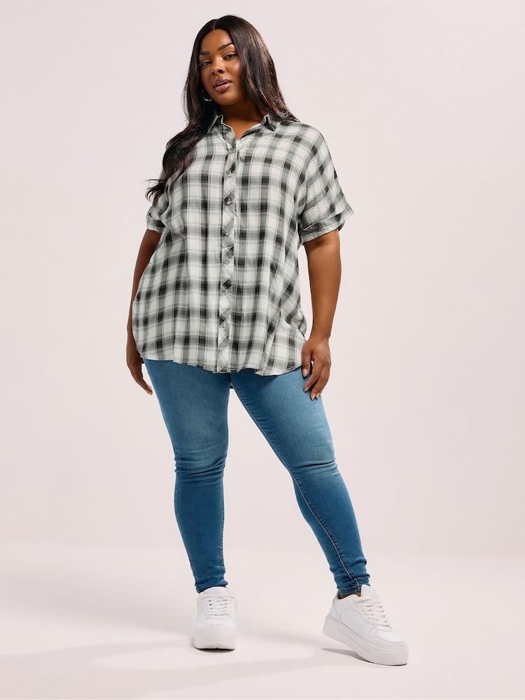 Camisa xadrez de viscose de manga curta Yours Curve - Imagem 2 de 5