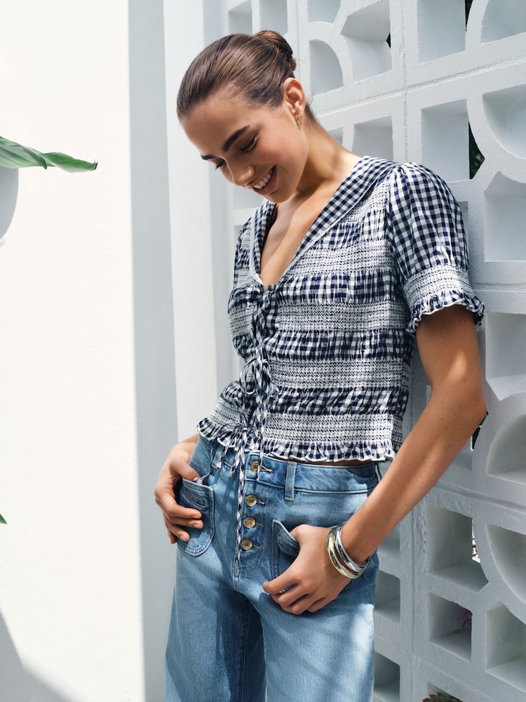 Vichykaros, Marineblau - Sailor Collar Tie Front Top - Bild 1 von 8 Vichykaros, Marineblau - Sailor Collar Tie Front Top - Bild 1 von 8