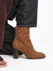 Linzi Brown Light Approach Round Toe Block Heeled Ankle Boots - Image 1 of 5