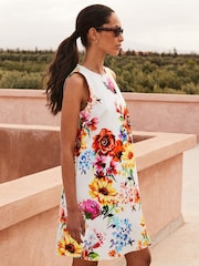 Ro&Zo White Petite Garden Floral Print Shift Dress - Image 5 of 5