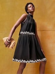 Vestido curto bordado com vieiras Ro&Zo - Imagem 1 de 5