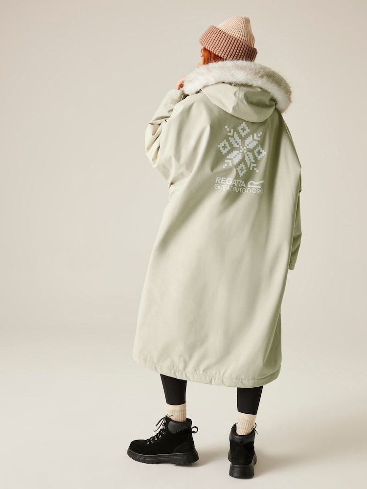 Regatta Natural Adult Waterproof Pro Changing Robe - Image 2 of 9