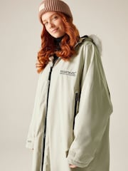 Regatta Natural Adult Waterproof Pro Changing Robe - Image 4 of 9
