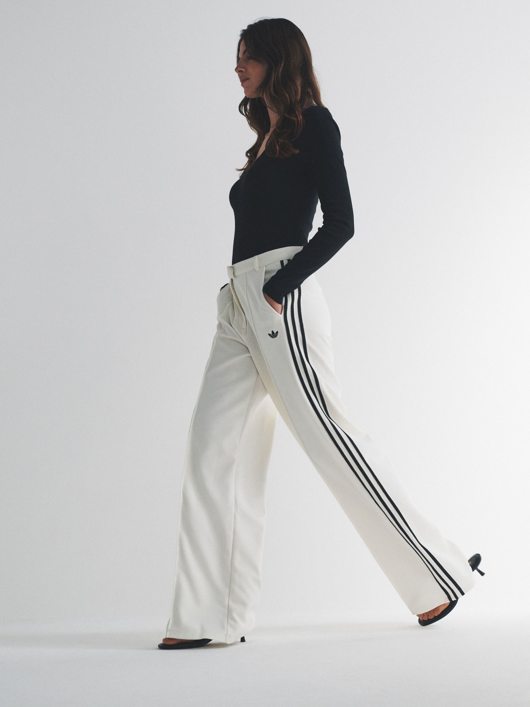 Next：日本 ホワイト - adidas Originals マネージャー テーラード