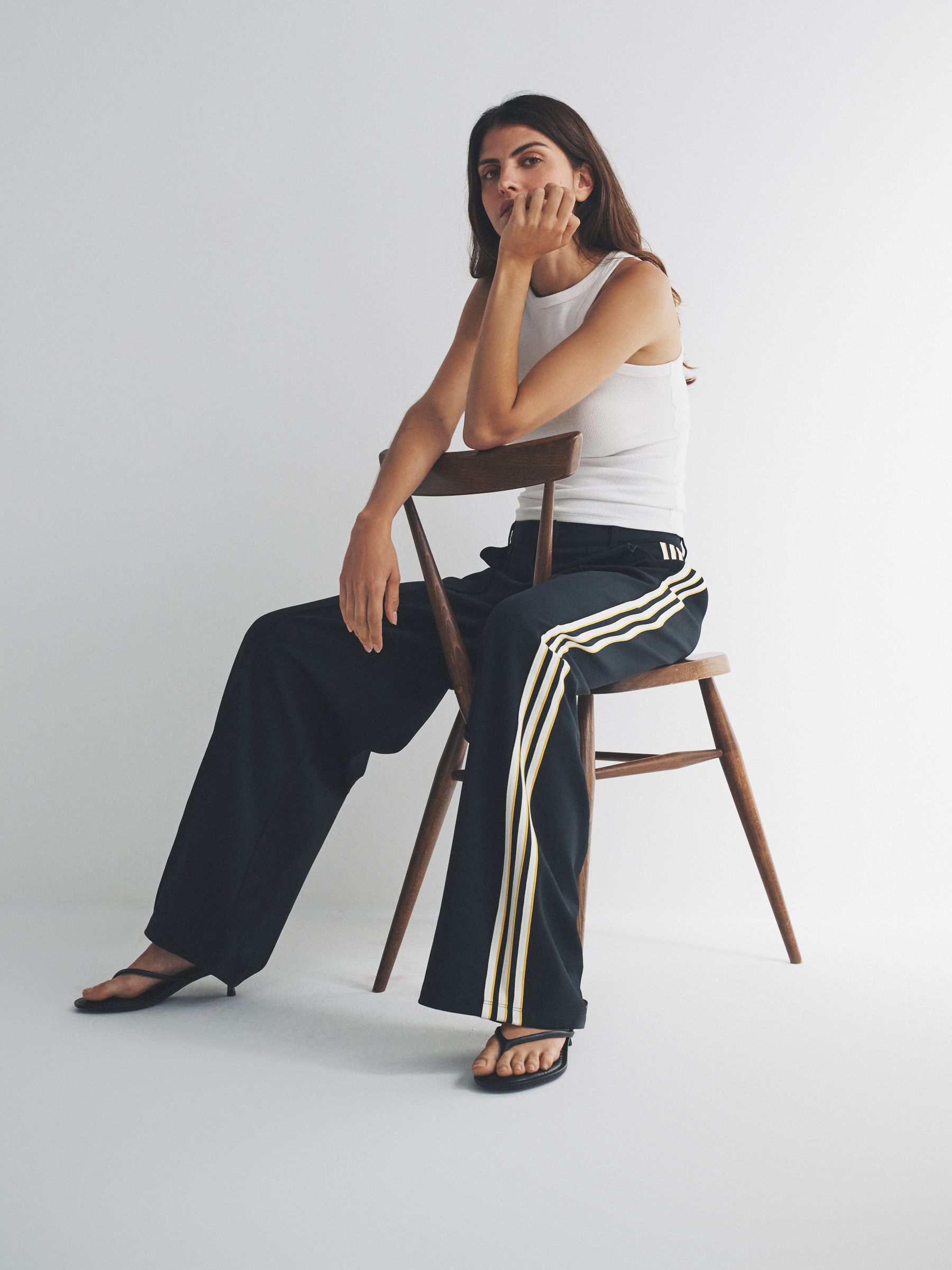 Cumpără Negru - adidas Originals Manager Tailored Trousers from