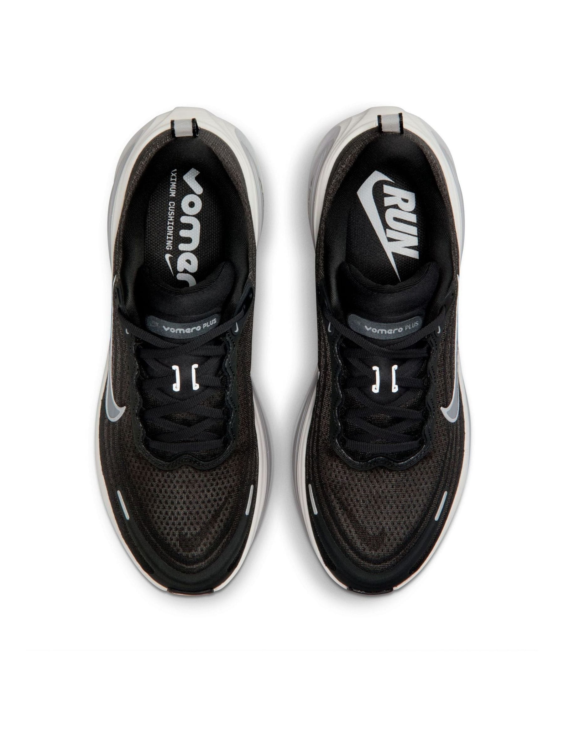 Comprar Cinza/Branco - Tênis de corrida Nike Vomero Plus from Next