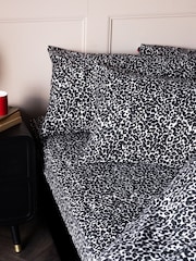Rockett St George Set of 2 Snow Leopard 180 Thread Count Pillowcases - Image 5 of 5