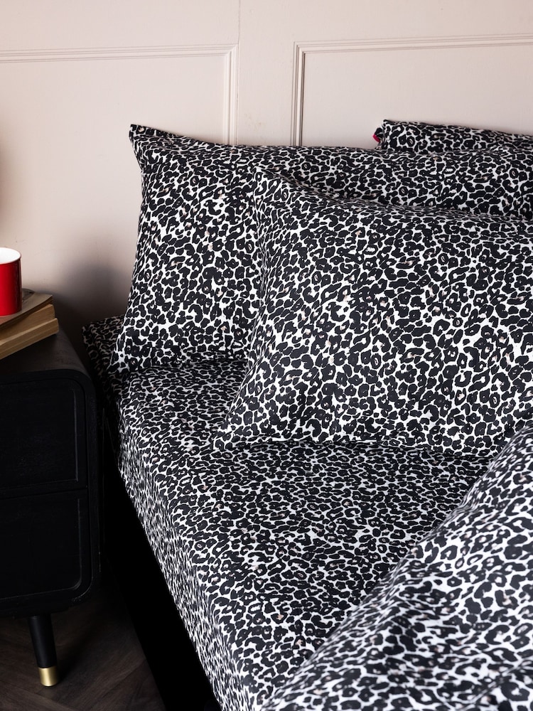 Rockett St George Set of 2 Snow Leopard 180 Thread Count Pillowcases - Image 5 of 5