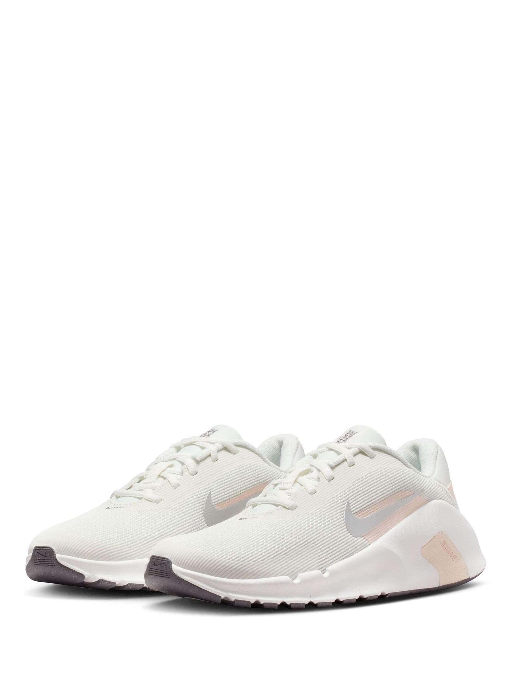 nike training flex trainers in white