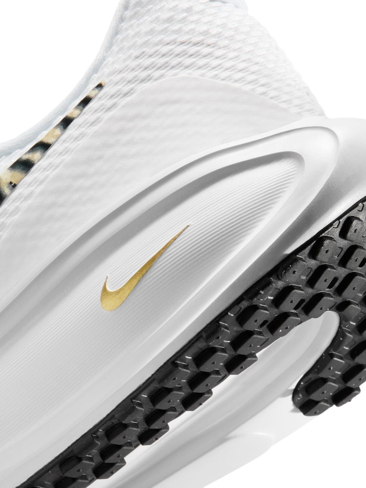 Nike White Animal Revolution 8 Road Running Trainers - Image 10 of 10 Nike White Animal Revolution 8 Road Running Trainers - Image 10 of 10