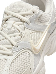 Nike Neutral/Grey Vomero V5 Runner Trainers - Image 9 of 10