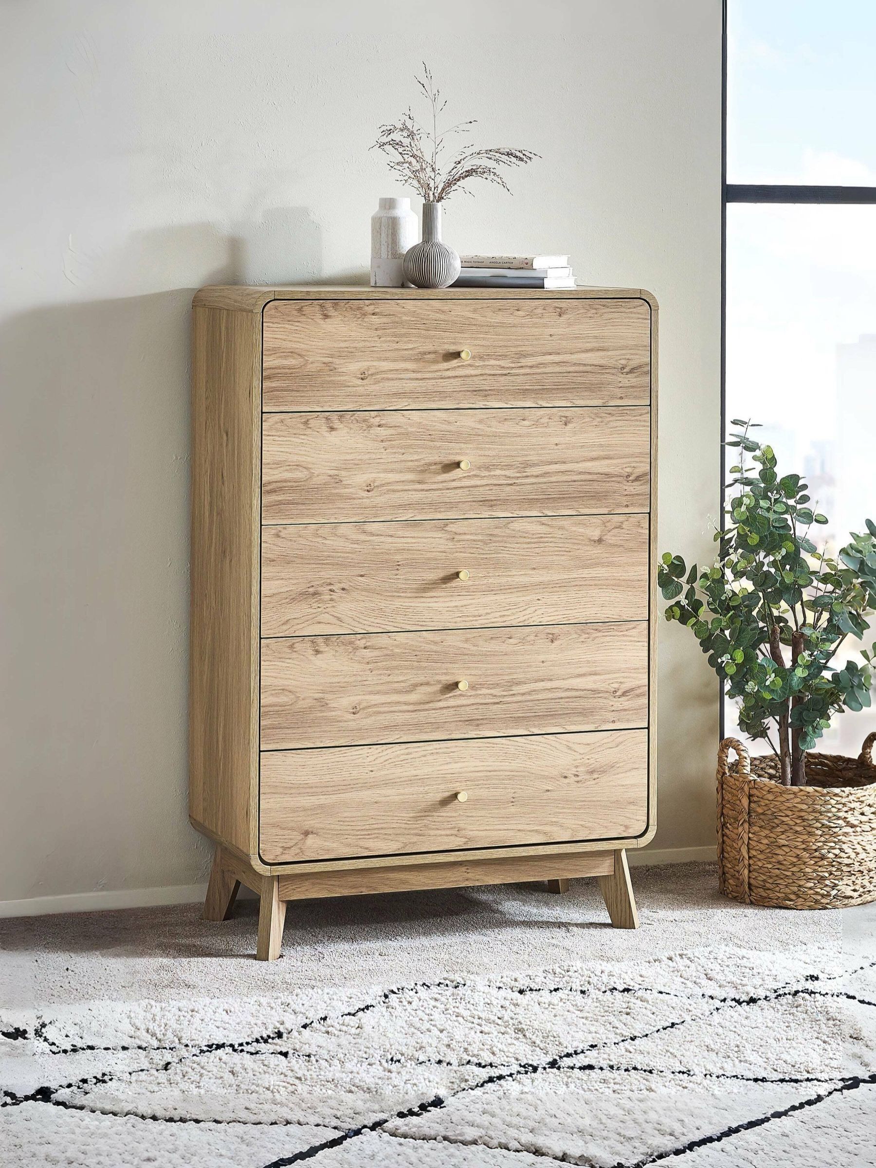 Julian Bowen Unisex Oak Effect Ingrid 5 Drawer Chest - Image 5