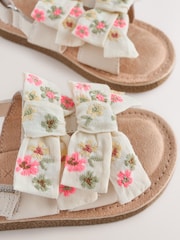 לבן רקום - סנדלי פפיון - תמונה 4 מתוך 5