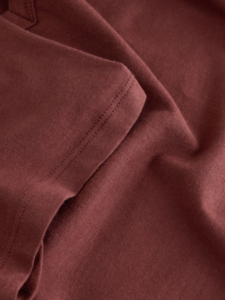 Gap Burgundy Red V-Neck Favourite Cotton Short Sleeve T-Shirt - Image 5 of 5 Gap Burgundy Red V-Neck Favourite Cotton Short Sleeve T-Shirt - Image 5 of 5