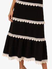 Vestido preto com acabamento em crochê e tricô Adrianna by Adrianna Papell - Imagem 4 de 6