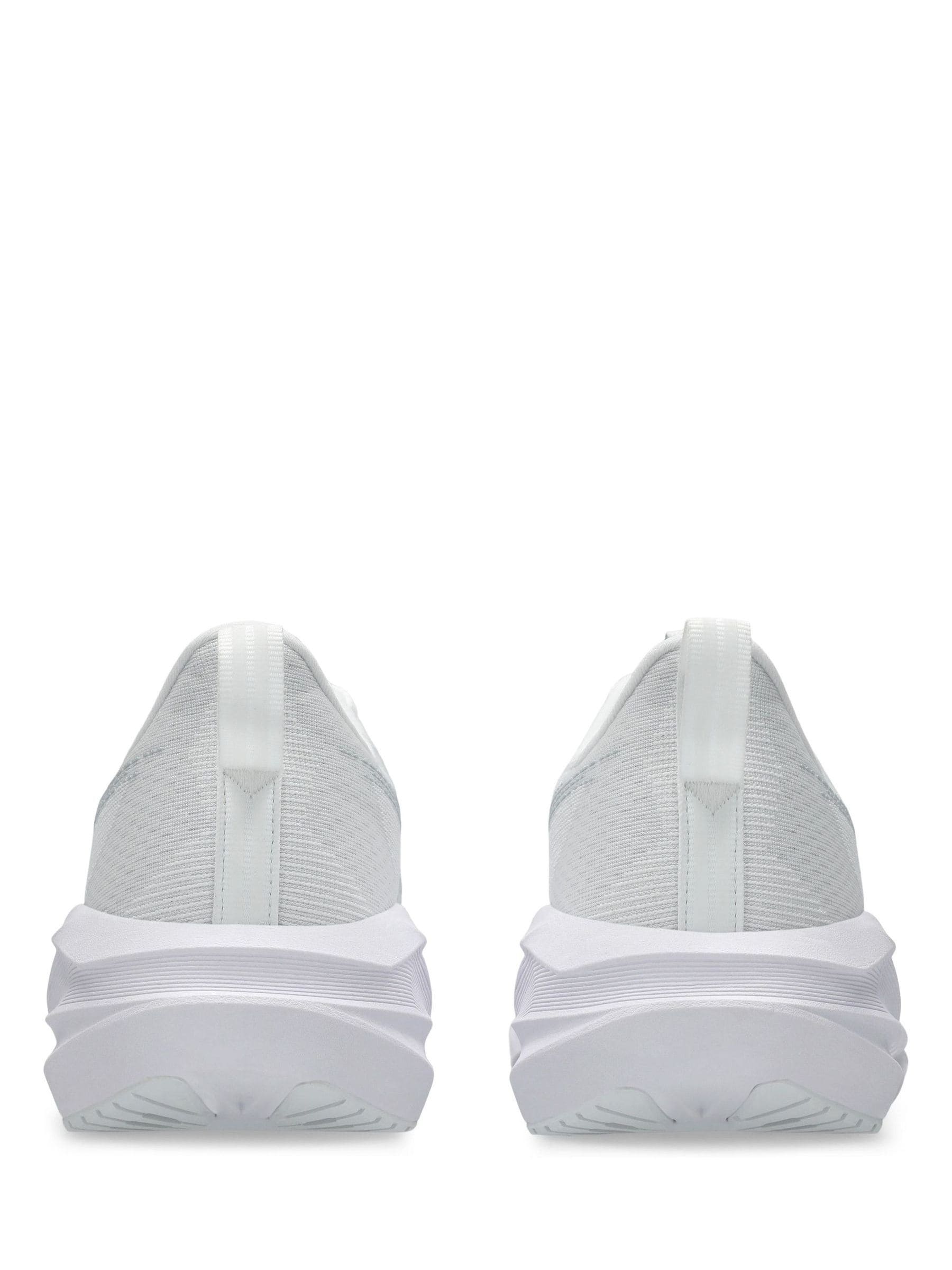Next：日本 ホワイト - ASICS Novablast 5 ランニングシューズ from