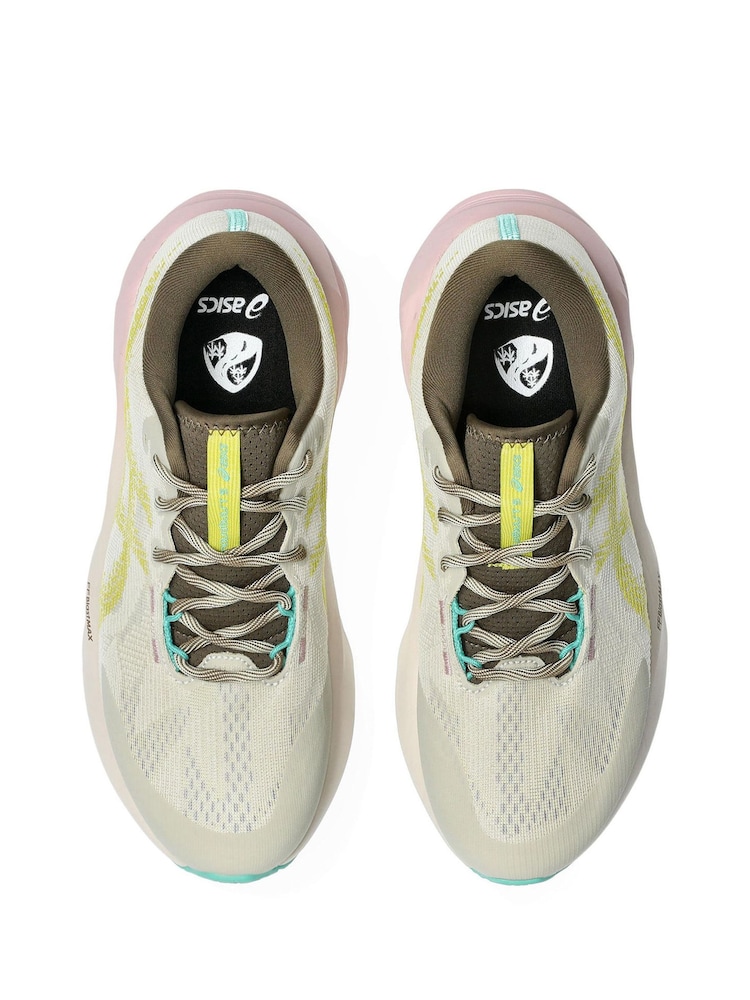 ASICS White/Gold Novablast 5 Running Trainers - Image 7 of 7