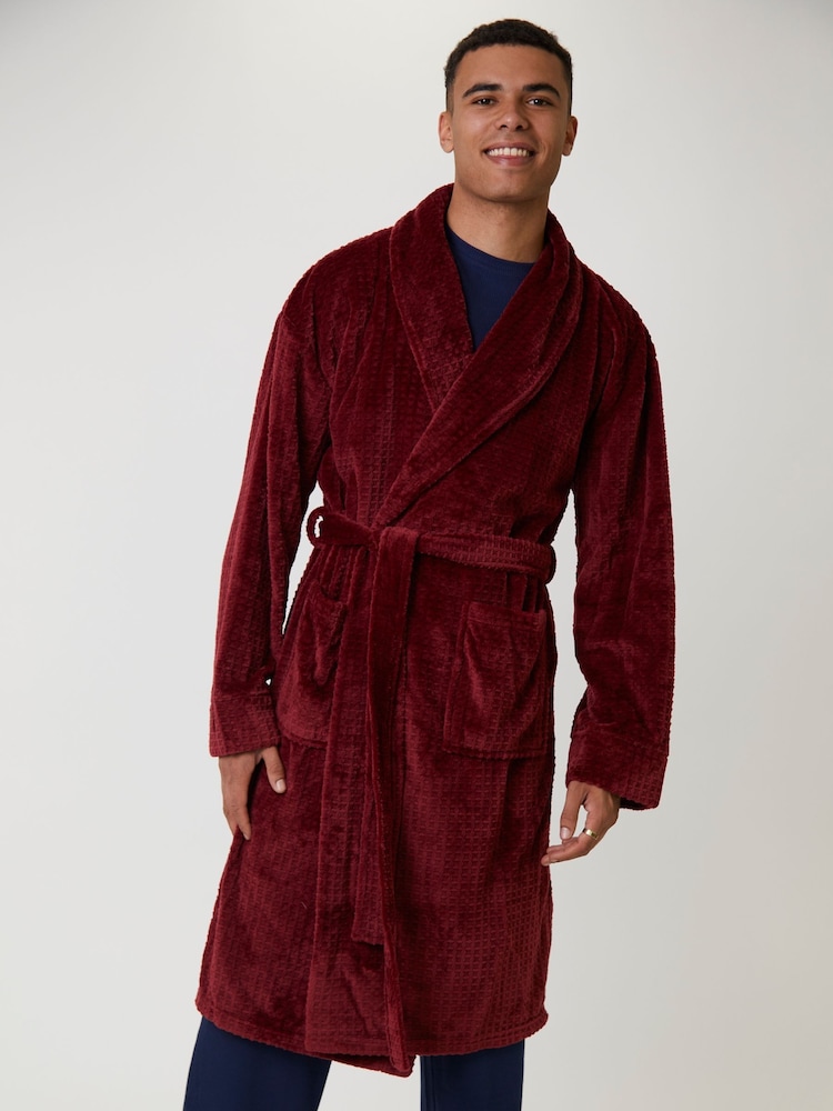 Loungeable Red Waffle Cut Fleece Shawl Collar Dressing Gown - Image 5 of 5 Loungeable Red Waffle Cut Fleece Shawl Collar Dressing Gown - Image 5 of 5