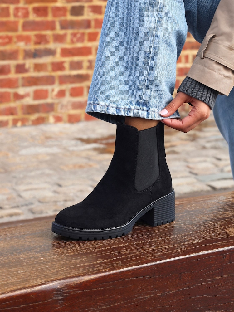 Linzi Black Path Block Heel Chelsea Boots - Image 2 of 7 Linzi Black Path Block Heel Chelsea Boots - Image 2 of 7