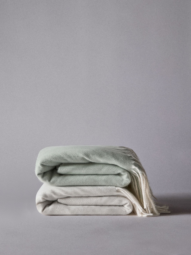 The Set 2 Pack Green/Grey Herringbone Throws - Image 2 of 5