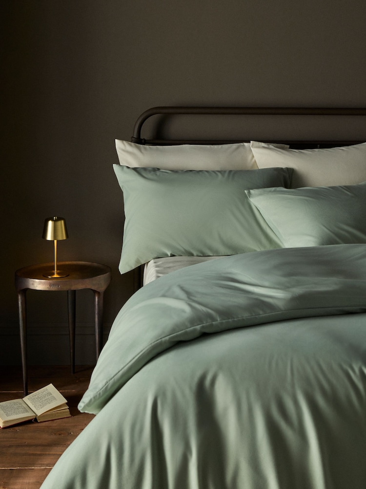 The Set 2 Pack Green/White Microfibre Duvet Cover and Pillowcase Set with Fitted Sheets - Image 2 of 4