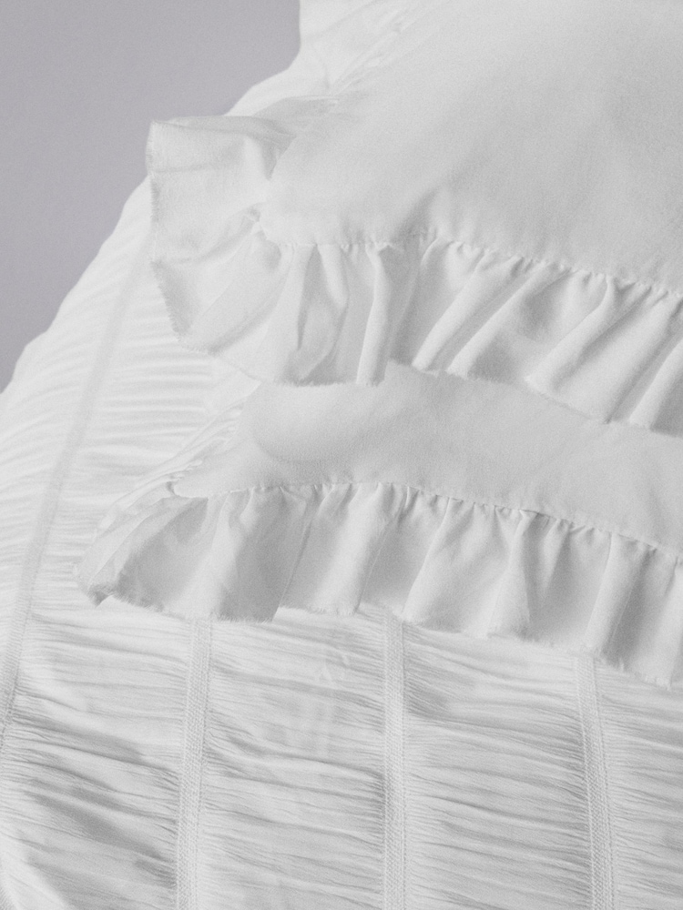 The Set White Seersucker/Frill 8 Piece Duvet Cover and Pillowcase Set with Fitted Sheets - Image 5 of 5