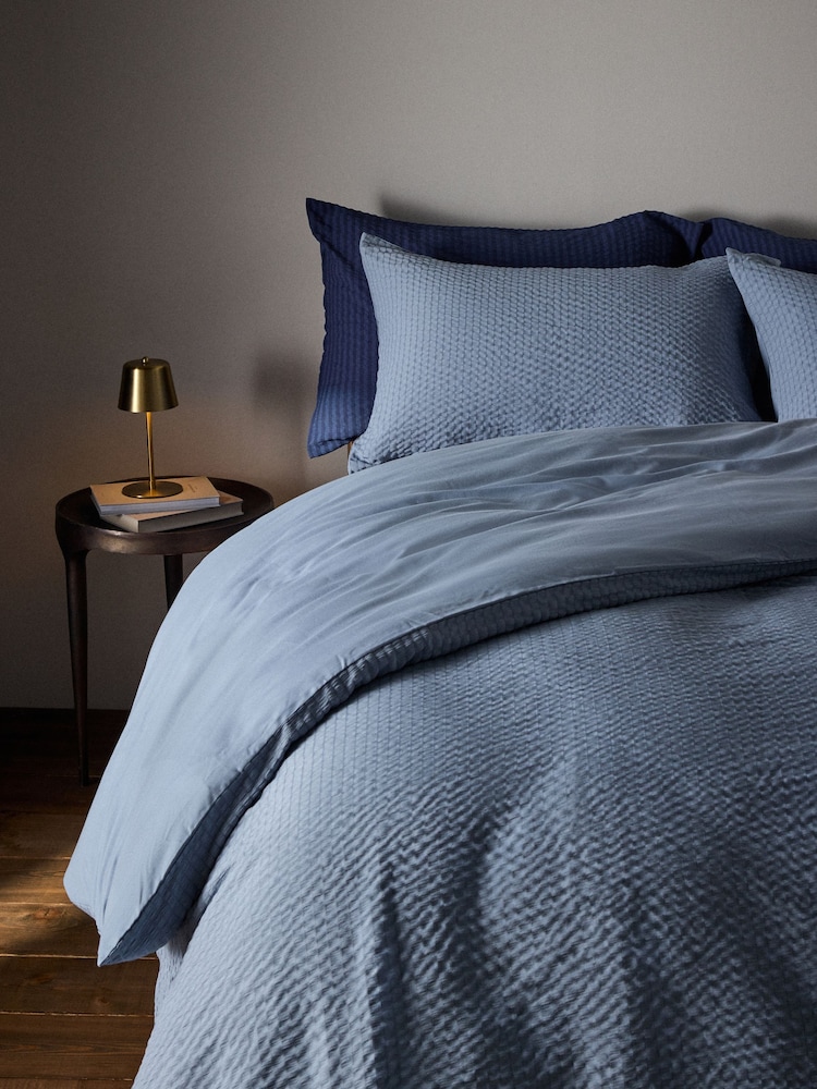 The Set Set of 2 Blue/Navy Seersucker Duvet Cover and Pillowcase Set with Fitted Sheets - Image 2 of 6