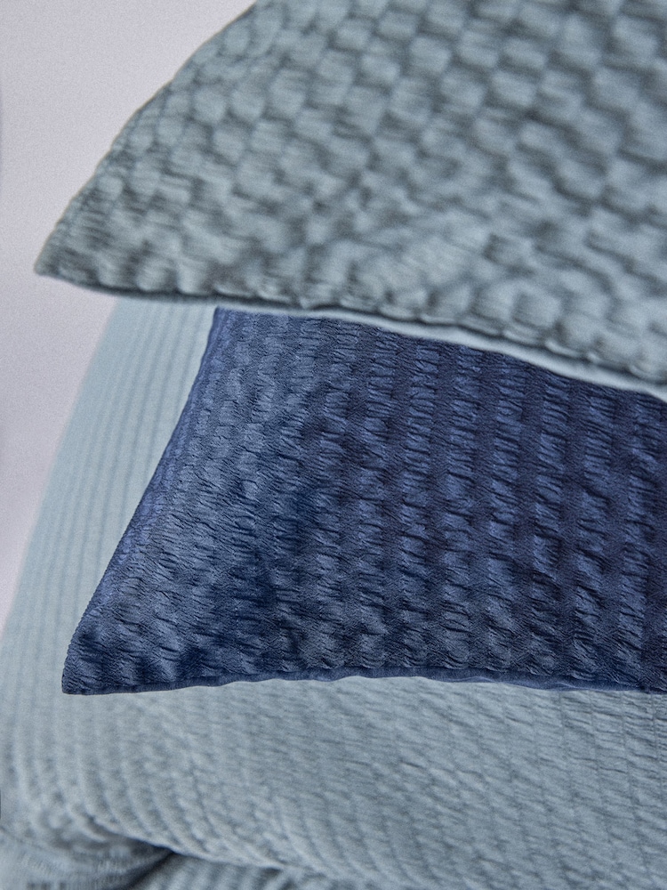 The Set Set of 2 Blue/Navy Seersucker Duvet Cover and Pillowcase Set with Fitted Sheets - Image 6 of 6