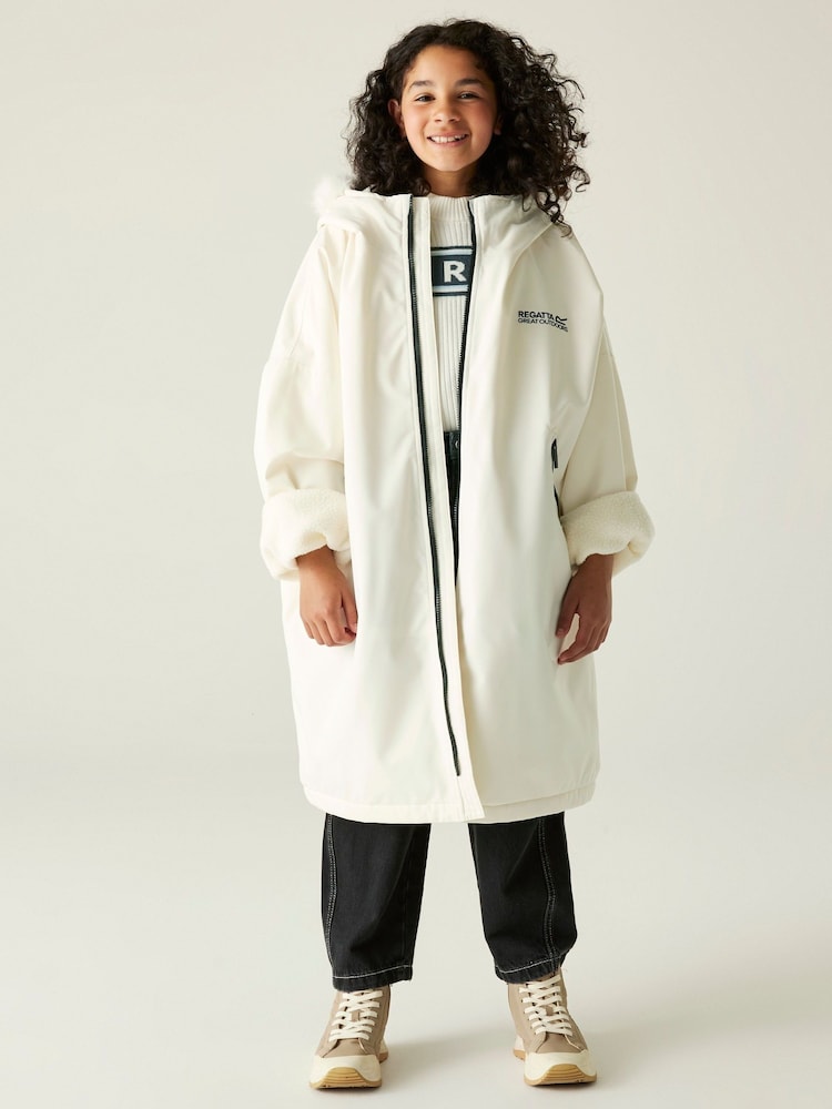 Regatta White Junior Waterproof Pro Changing Robe - Image 2 of 9 Regatta White Junior Waterproof Pro Changing Robe - Image 2 of 9