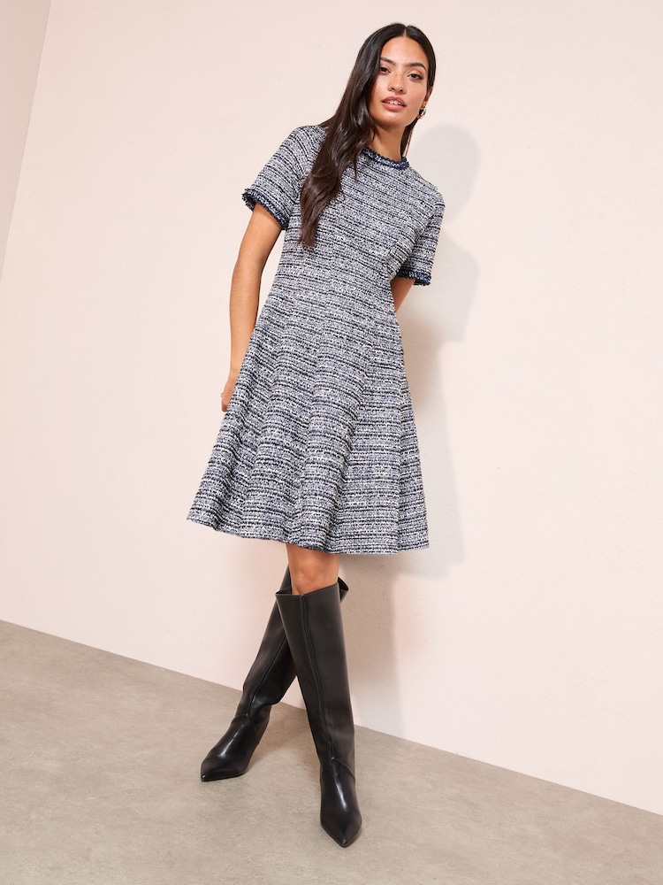 فستان بوكليه قصير من Friends Like These - صورة 1 من 5 فستان بوكليه قصير من Friends Like These - صورة 1 من 5