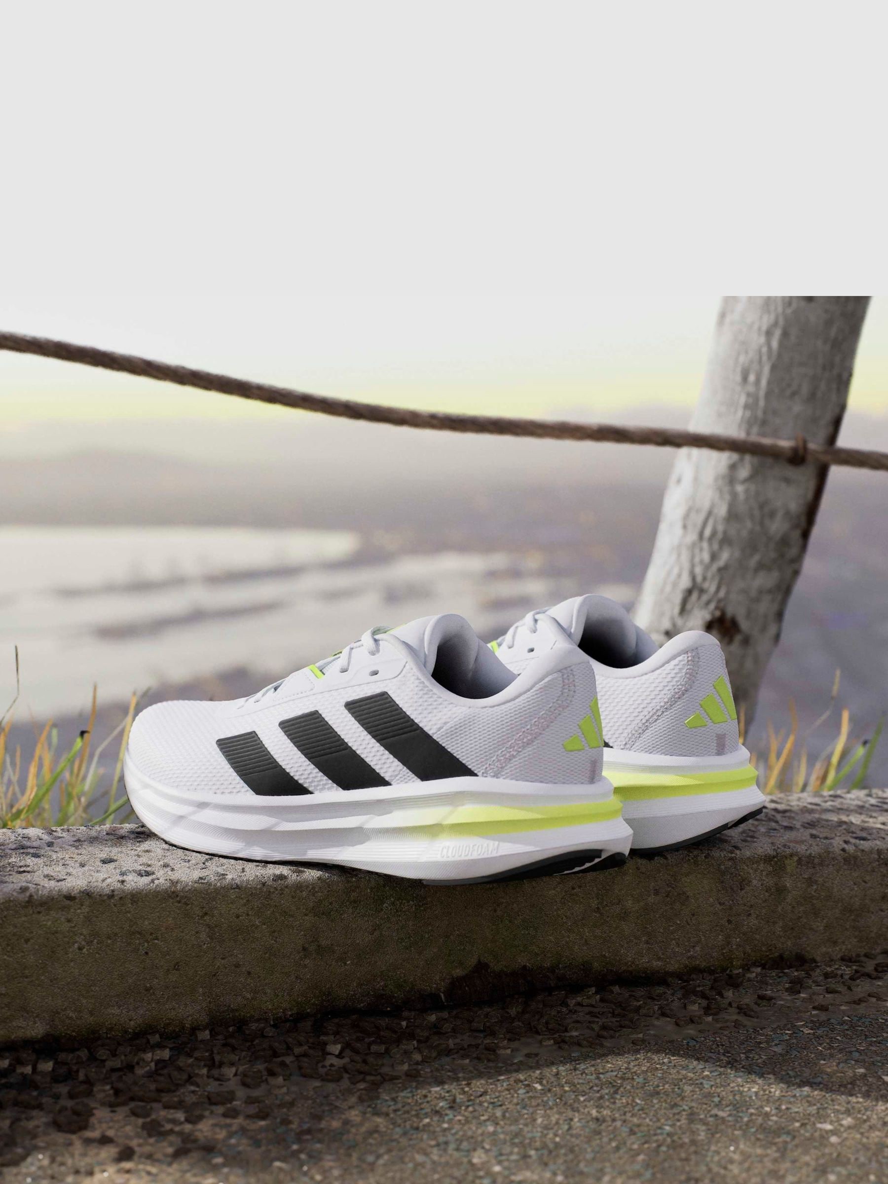 しーさん Next：日本 ホワイト / イエロー - adidas ギャラクシー 7 ランニング