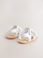 White Corsage Flower - Sandalias de bebé (0-24 meses) - Imagen 4 de 5