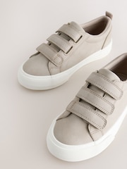 Neutral - Smarte Turnschuhe mit Klettverschluss - Bild 4 von 5