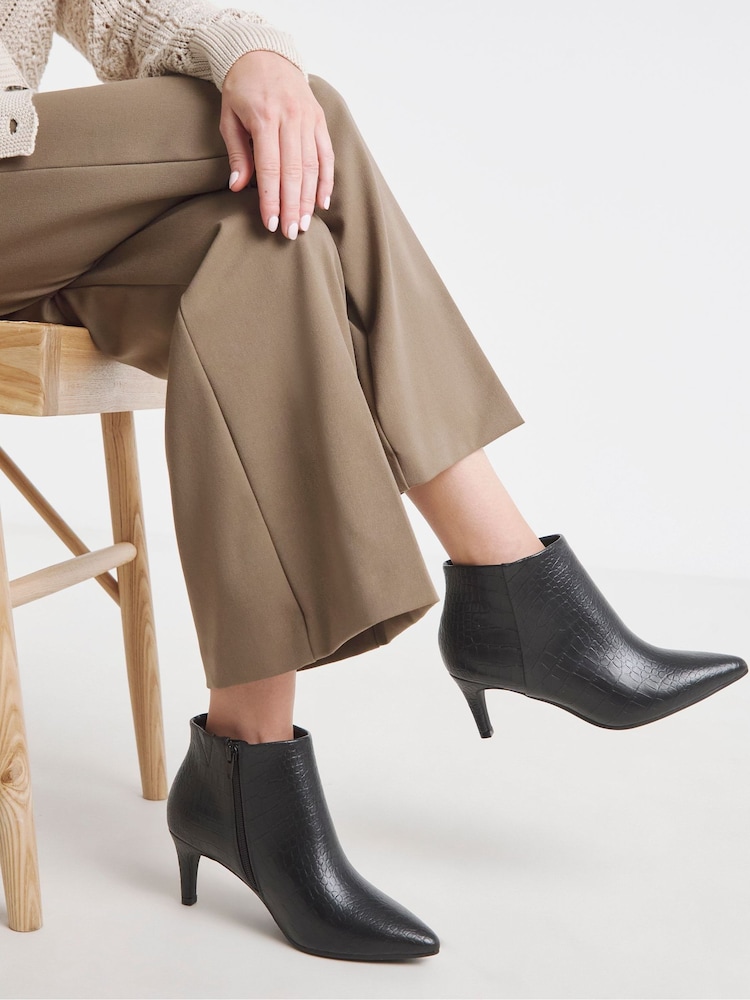 Negro cromo - JD Williams Kitten Heel Pointed Toe Shoes Boots - Imagen 1 de 4 Negro cromo - JD Williams Kitten Heel Pointed Toe Shoes Boots - Imagen 1 de 4